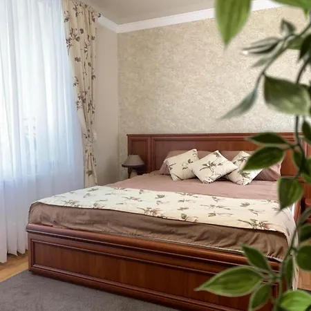 Center Apartment Ternopil Exterior photo