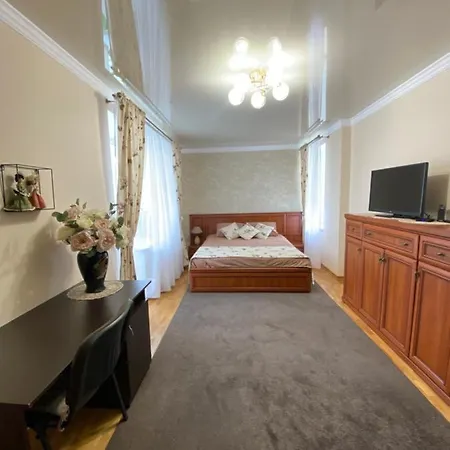 Center Apartment Ternopil Exterior photo