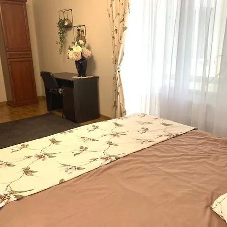 Center Apartment Ternopil Exterior photo